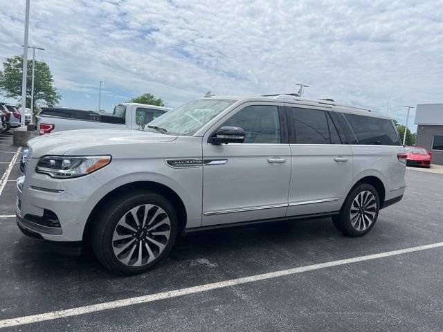2023 Lincoln Navigator L Reserve 4WD photo