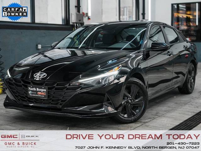 2023 Hyundai Elantra SEL FWD photo