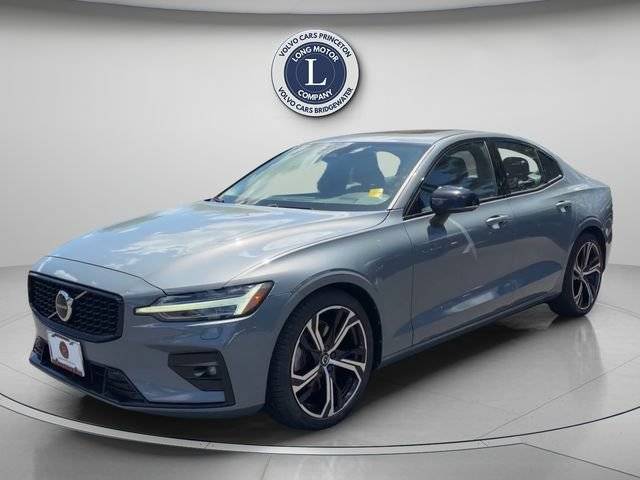 2023 Volvo S60 Core Dark Theme FWD photo