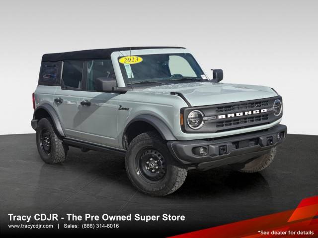 2023 Ford Bronco 4 Door Black Diamond 4WD photo