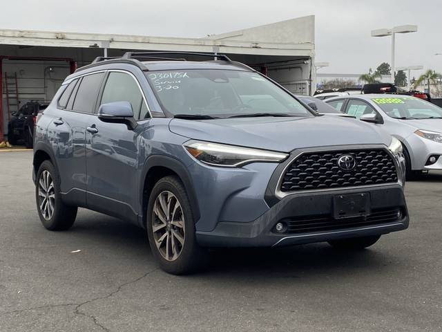 2023 Toyota Corolla Cross XLE FWD photo