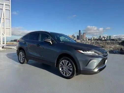 2023 Toyota Venza XLE AWD photo