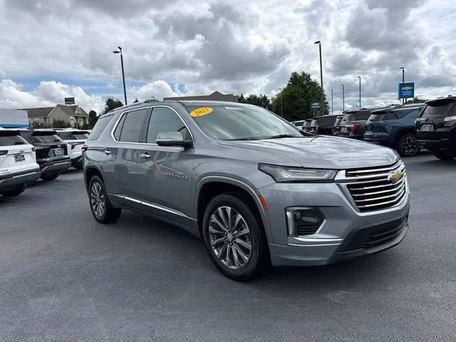 2023 Chevrolet Traverse Premier FWD photo