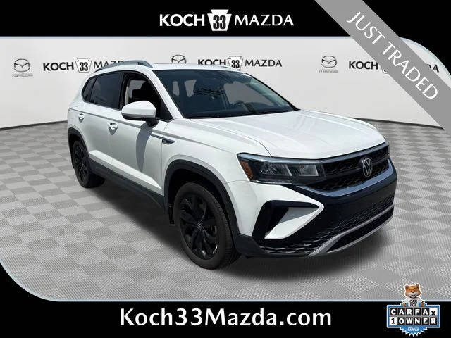 2023 Volkswagen Taos SE AWD photo