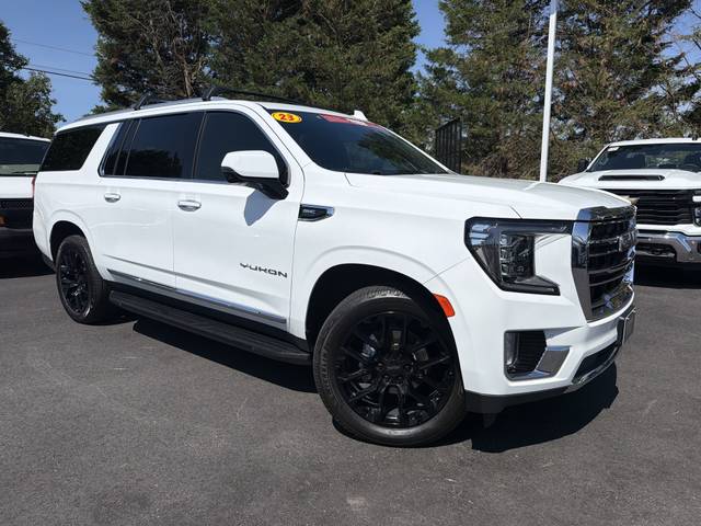 2023 GMC Yukon XL SLT 4WD photo