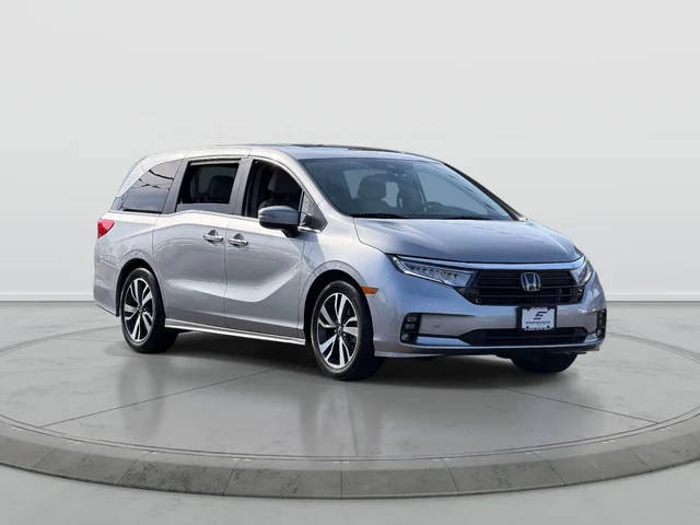 2023 Honda Odyssey Touring FWD photo