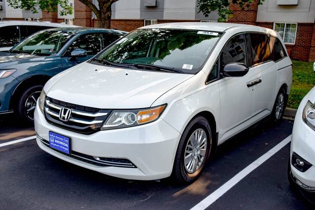 2015 Honda Odyssey LX FWD photo
