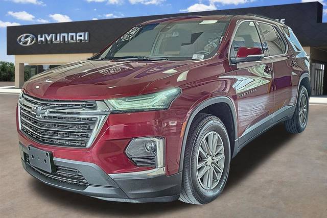 2023 Chevrolet Traverse LT Cloth FWD photo