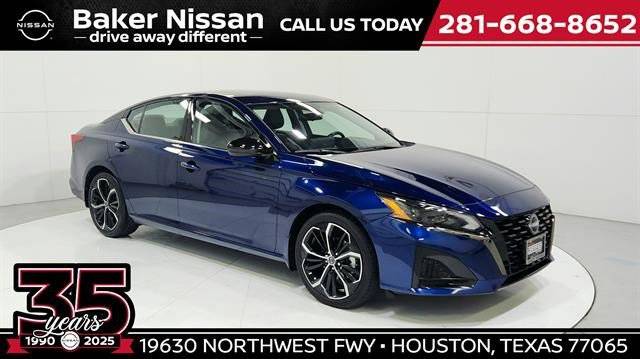 2023 Nissan Altima 2.5 SR FWD photo