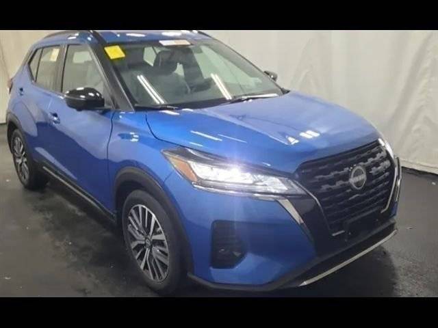 2023 Nissan Kicks SR FWD photo