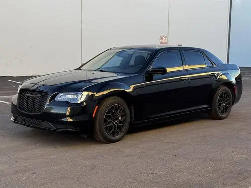 2023 Chrysler 300 Touring RWD photo