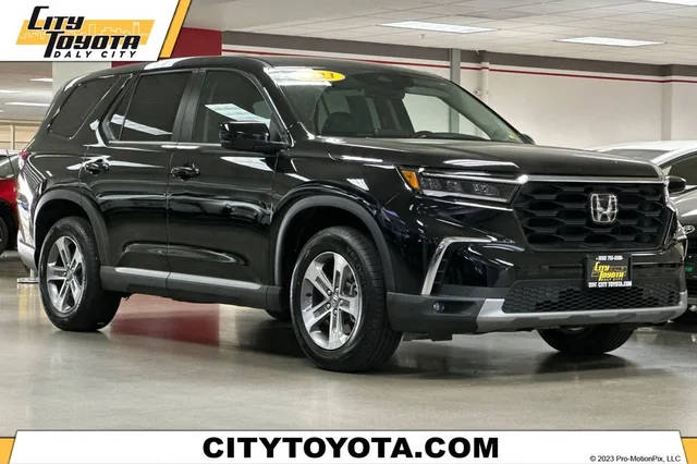 2023 Honda Pilot EX-L 7 Passenger FWD photo