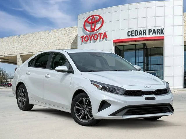 2023 Kia Forte LXS FWD photo