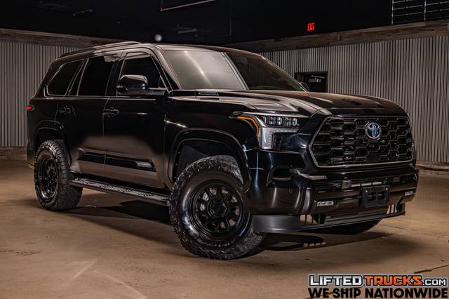 2023 Toyota Sequoia Platinum 4WD photo