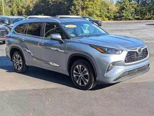 2023 Toyota Highlander XLE FWD photo