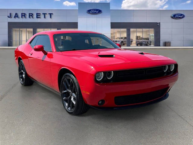 2023 Dodge Challenger SXT RWD photo