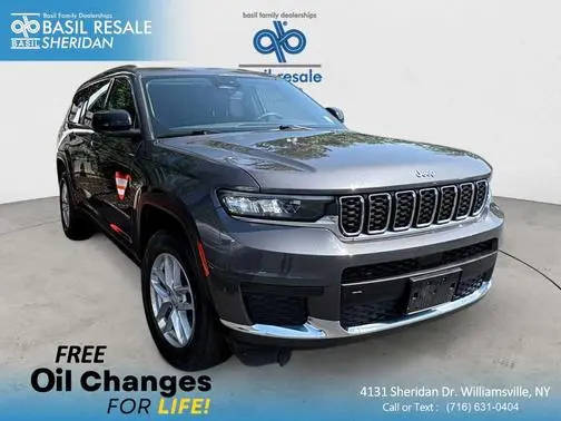 2023 Jeep Grand Cherokee L Laredo 4WD photo