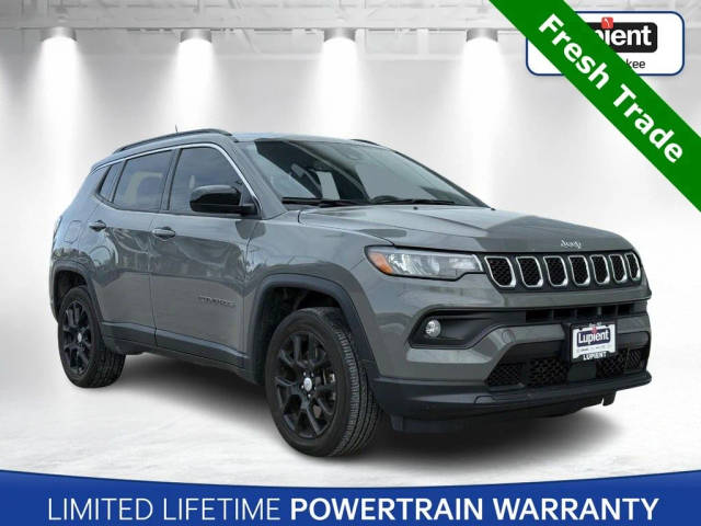 2023 Jeep Compass Latitude Lux 4WD photo