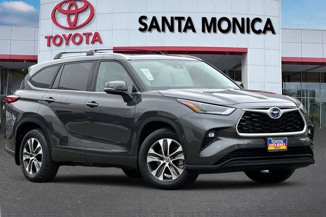 2023 Toyota Highlander Hybrid XLE AWD photo