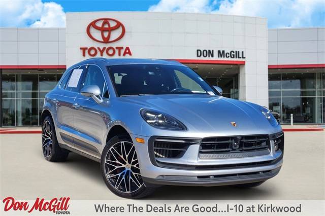 2023 Porsche Macan S AWD photo