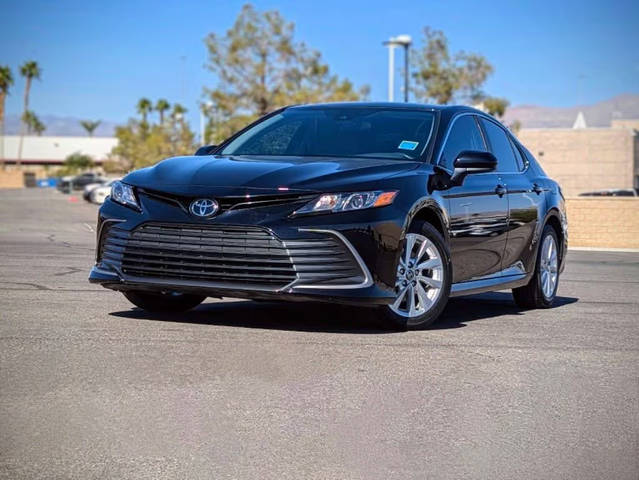 2023 Toyota Camry LE FWD photo