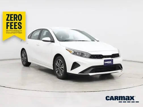 2023 Kia Forte LXS FWD photo