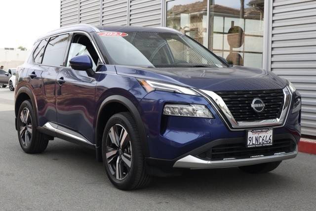 2023 Nissan Rogue Platinum FWD photo