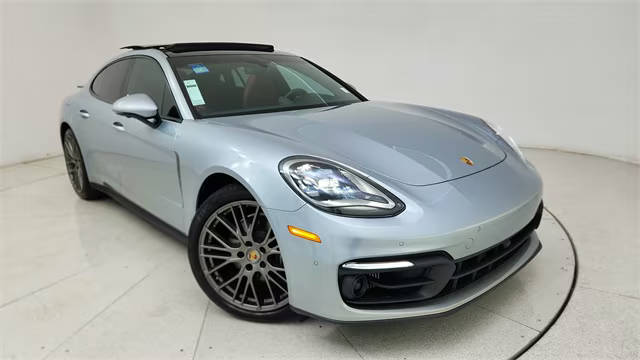 2023 Porsche Panamera Platinum Edition RWD photo