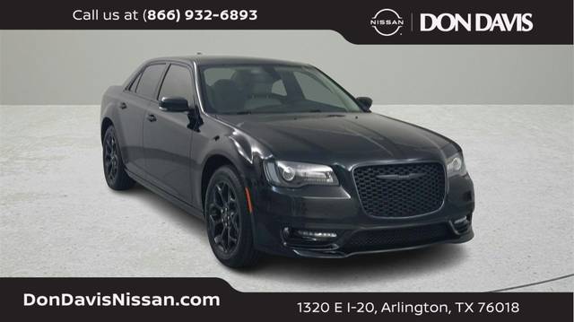 2023 Chrysler 300 Touring L RWD photo