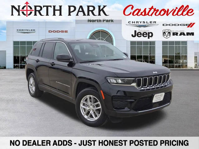2023 Jeep Grand Cherokee Laredo RWD photo