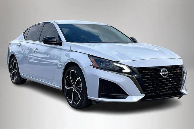 2023 Nissan Altima 2.5 SR FWD photo