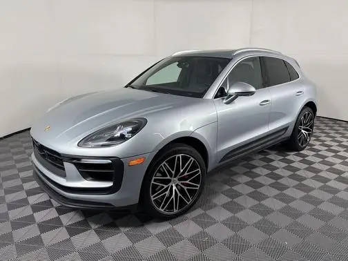 2023 Porsche Macan S AWD photo