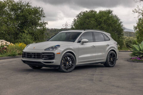 2023 Porsche Cayenne Turbo AWD photo