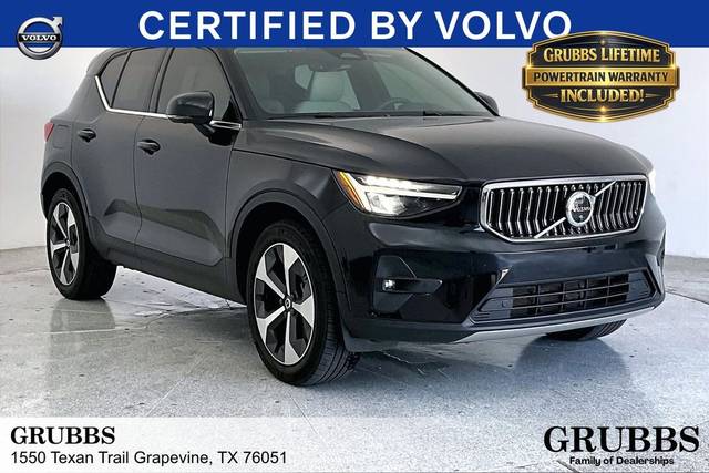 2023 Volvo XC40 Plus Bright Theme AWD photo