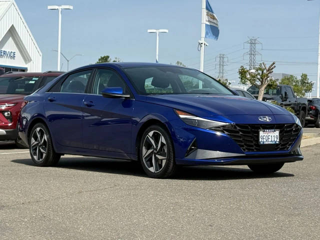 2023 Hyundai Elantra Limited FWD photo