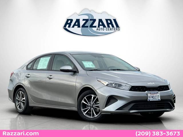 2023 Kia Forte LXS FWD photo