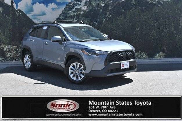 2023 Toyota Corolla Cross LE AWD photo