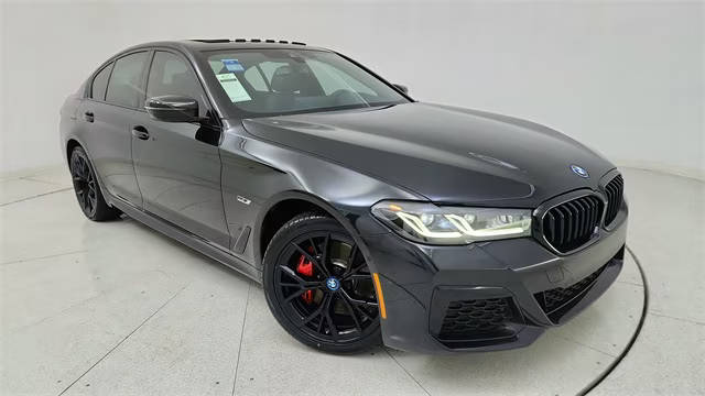 2023 BMW 5 Series 530e RWD photo