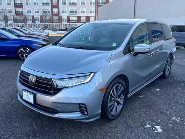 2023 Honda Odyssey Touring FWD photo