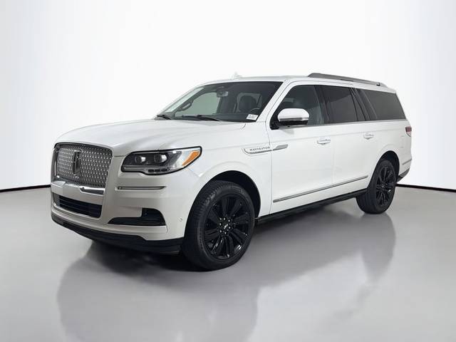2023 Lincoln Navigator L Reserve RWD photo