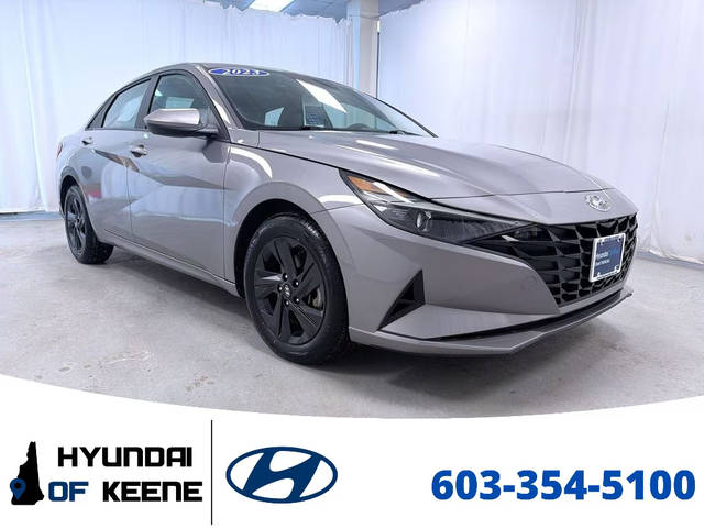 2023 Hyundai Elantra SEL FWD photo