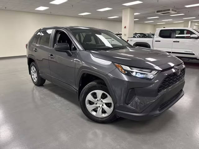 2023 Toyota RAV4 LE FWD photo