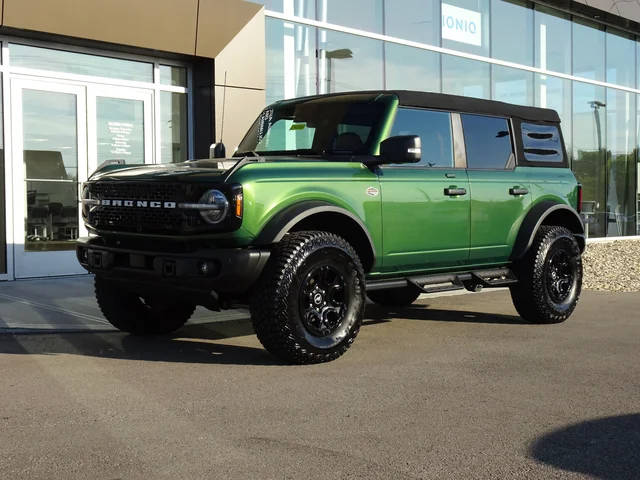 2023 Ford Bronco 4 Door Wildtrak 4WD photo