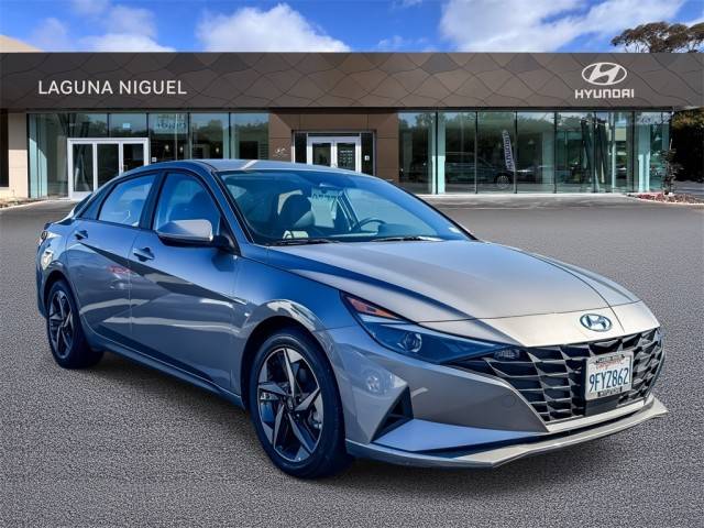 2023 Hyundai Elantra SEL FWD photo