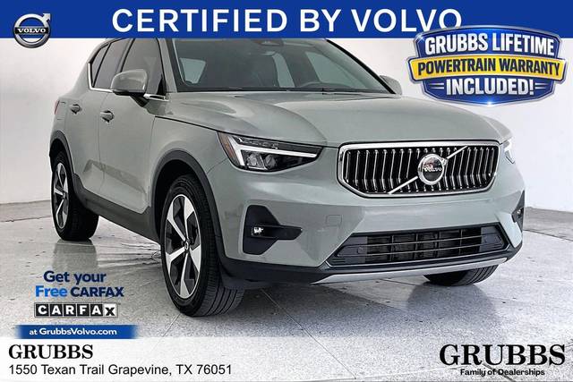 2023 Volvo XC40 Plus Bright Theme AWD photo