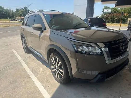 2023 Nissan Pathfinder Platinum FWD photo