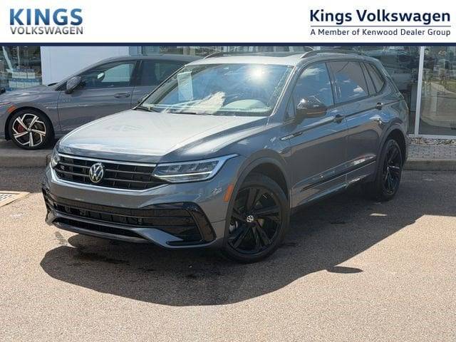 2023 Volkswagen Tiguan SE R-Line Black FWD photo