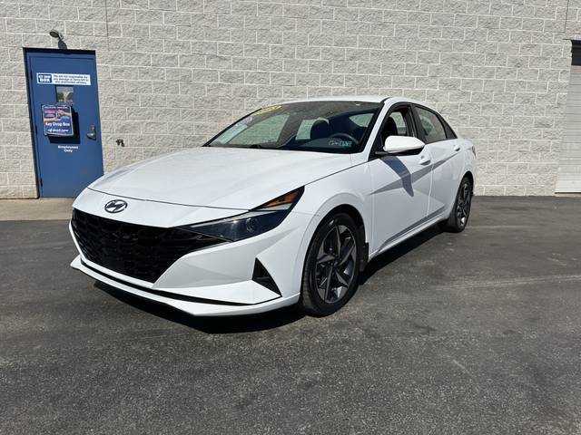 2023 Hyundai Elantra SEL FWD photo