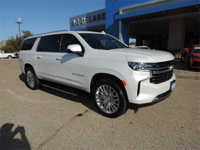 2023 Chevrolet Suburban LT 4WD photo