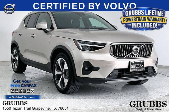 2023 Volvo XC40 Plus Bright Theme AWD photo